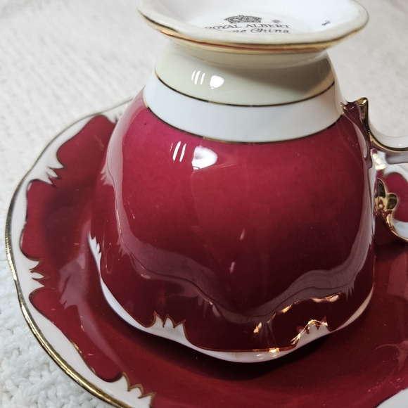 Royal Albert Crown Bone England China Teacup Saucer BURGUNDY White Gold Trim - Picture 2 of 16